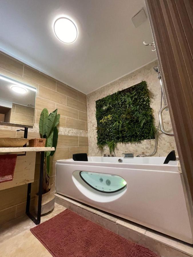 Velours & Balneo Apartment Сен-Назар Екстериор снимка