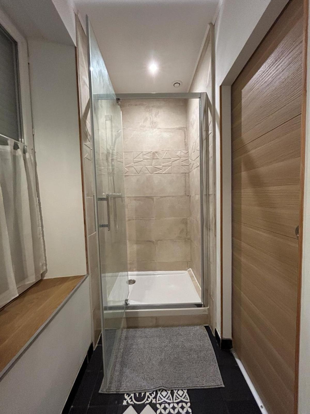 Velours & Balneo Apartment Сен-Назар Екстериор снимка