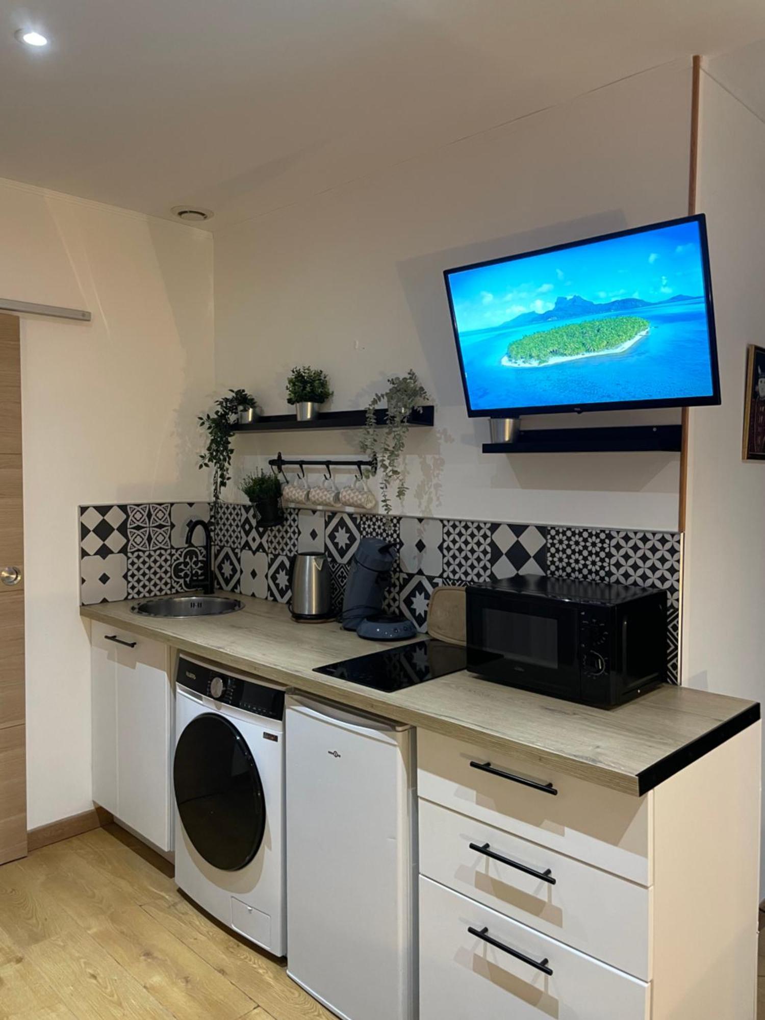 Velours & Balneo Apartment Сен-Назар Екстериор снимка