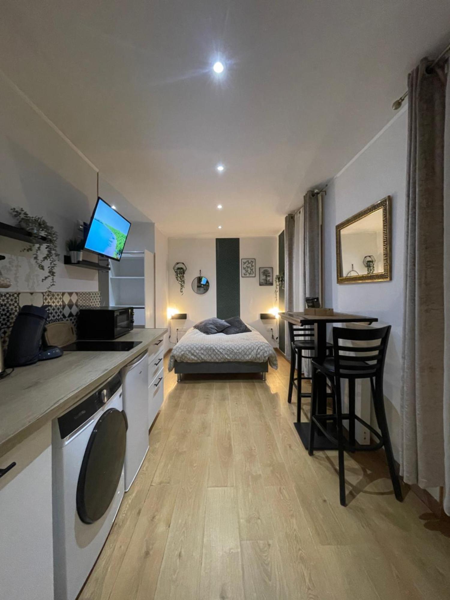 Velours & Balneo Apartment Сен-Назар Екстериор снимка